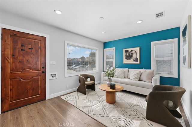 6612 2nd, Los Angeles, CA 90043