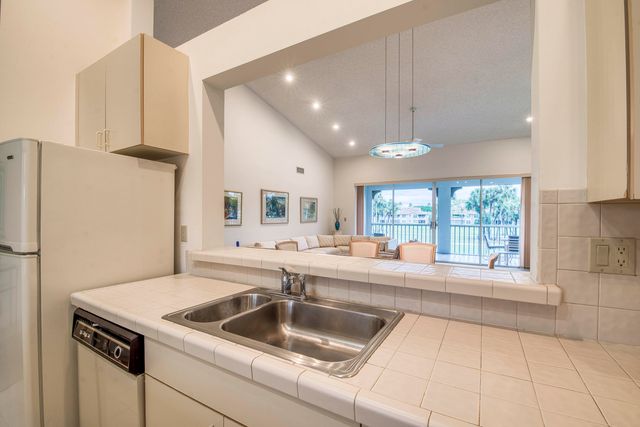 405 Ryder Cup Circle, Palm Beach Gardens, FL 33418