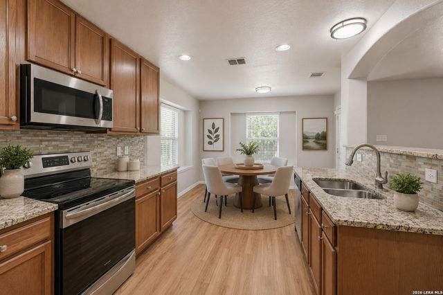 10223 Huisache Fld, Helotes, TX 78023