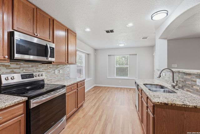 10223 Huisache Fld, Helotes, TX 78023