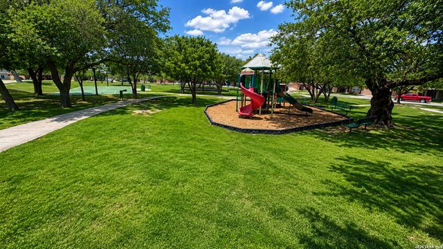 10223 Huisache Fld, Helotes, TX 78023
