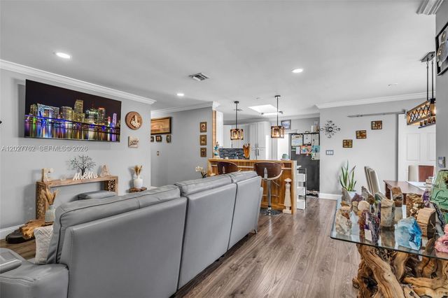 255 NE 41st Ct, Deerfield Beach, FL 33064