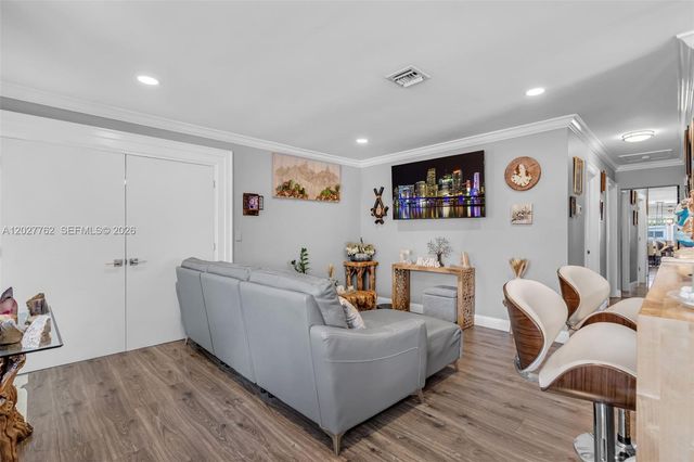 255 NE 41st Ct, Deerfield Beach, FL 33064