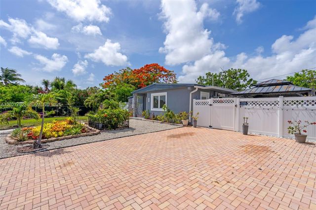 255 NE 41st Ct, Deerfield Beach, FL 33064