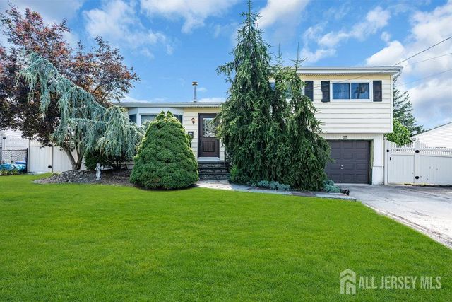 27 Holly Street, Old Bridge, NJ 08857