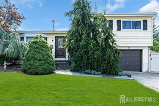 27 Holly Street, Old Bridge, NJ 08857