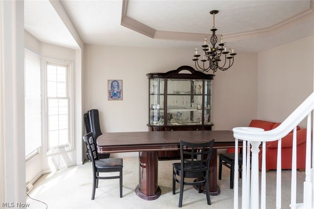 7571 Pleasant Run Drive, Seven Hills, OH 44131