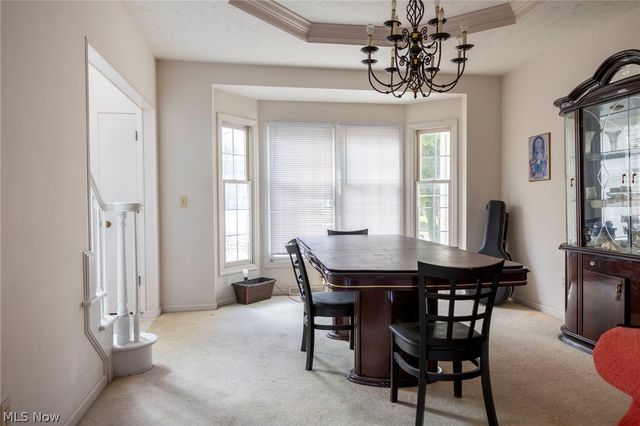 7571 Pleasant Run Drive, Seven Hills, OH 44131