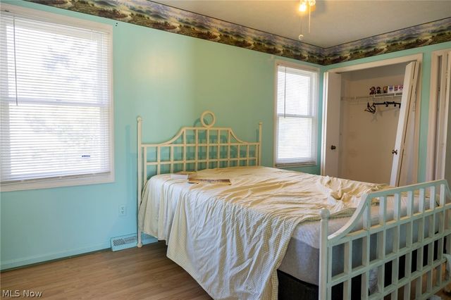 7571 Pleasant Run Drive, Seven Hills, OH 44131