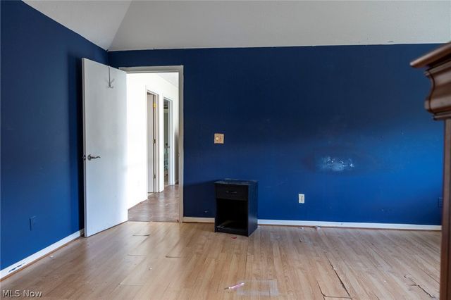 7571 Pleasant Run Drive, Seven Hills, OH 44131