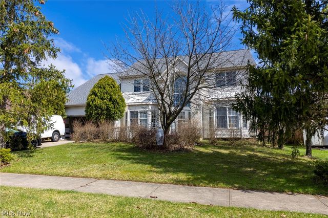 7571 Pleasant Run Drive, Seven Hills, OH 44131