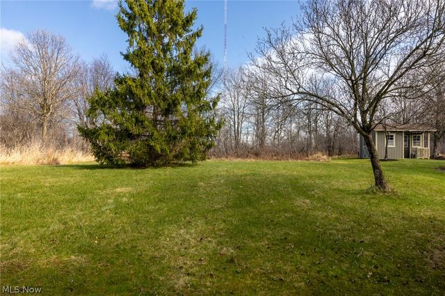 7571 Pleasant Run Drive, Seven Hills, OH 44131