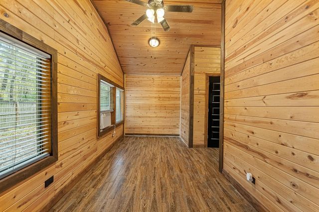 28700 Gumwood Court, Huntsville, TX 77320