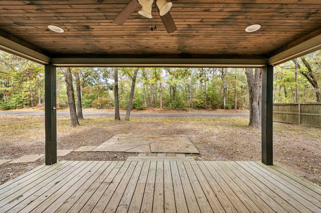 28700 Gumwood Court, Huntsville, TX 77320