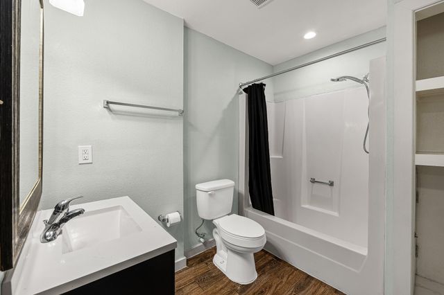 28700 Gumwood Court, Huntsville, TX 77320