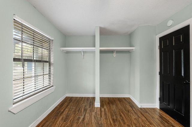 28700 Gumwood Court, Huntsville, TX 77320