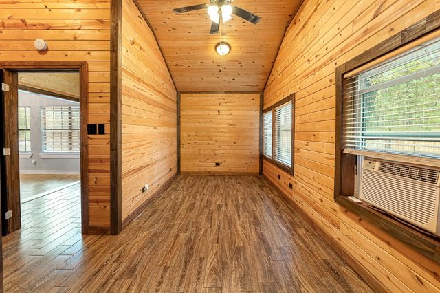 28700 Gumwood Court, Huntsville, TX 77320