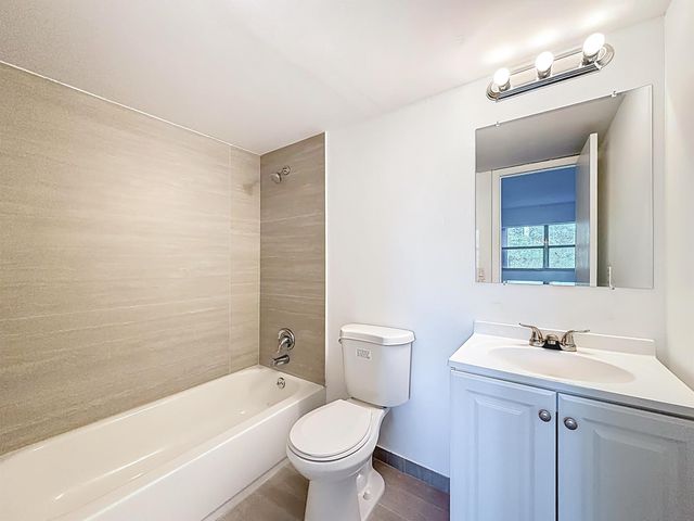 961 NW 45th Street 3, Deerfield Beach, FL 33064