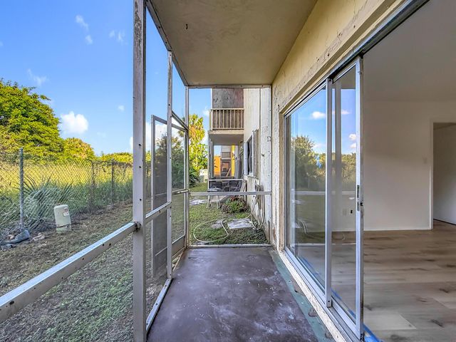 961 NW 45th Street 3, Deerfield Beach, FL 33064