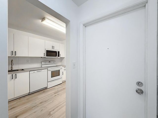 961 NW 45th Street 3, Deerfield Beach, FL 33064