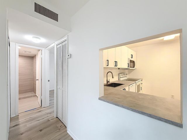 961 NW 45th Street 3, Deerfield Beach, FL 33064