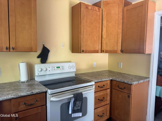 401 Stanford Avenue, Niskayuna, NY 12304