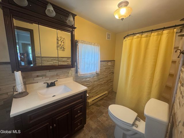 401 Stanford Avenue, Niskayuna, NY 12304