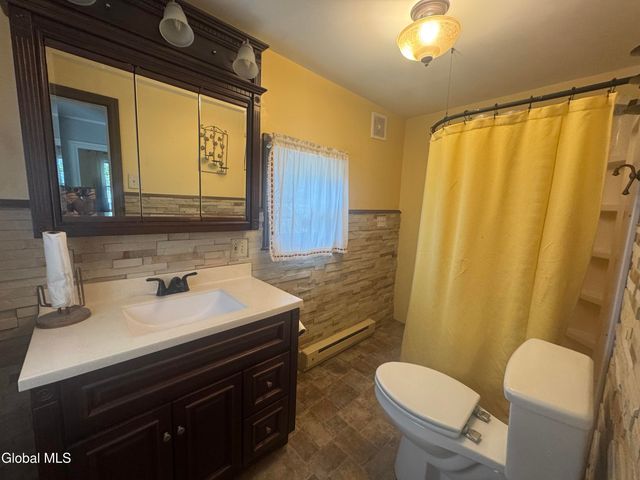 401 Stanford Avenue, Niskayuna, NY 12304