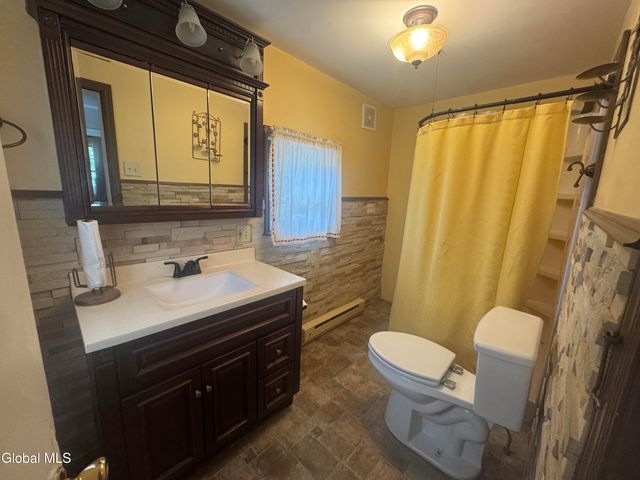 401 Stanford Avenue, Niskayuna, NY 12304