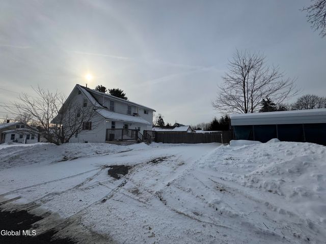 401 Stanford Avenue, Niskayuna, NY 12304