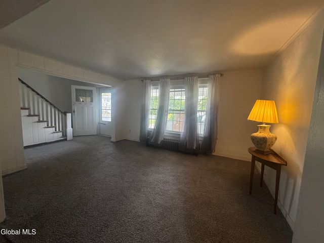 401 Stanford Avenue, Niskayuna, NY 12304