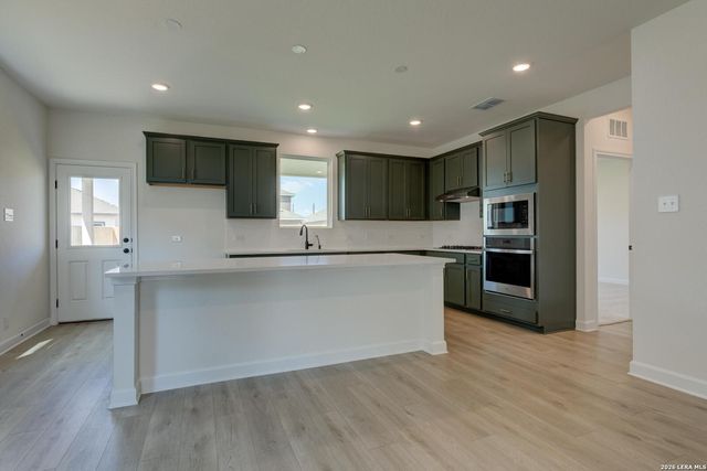 124 Peeps Ct., Adkins, TX 78101