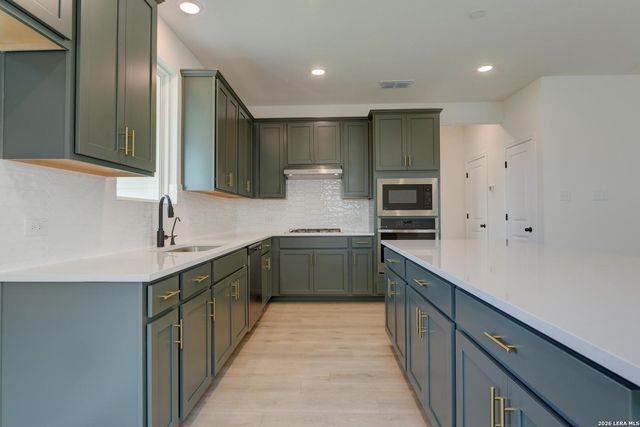 124 Peeps Ct., Adkins, TX 78101
