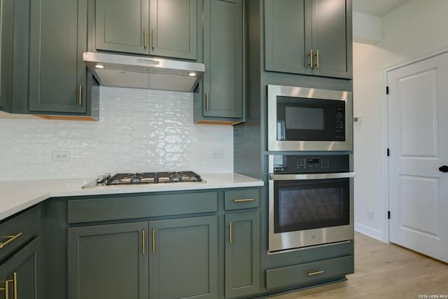 124 Peeps Ct., Adkins, TX 78101