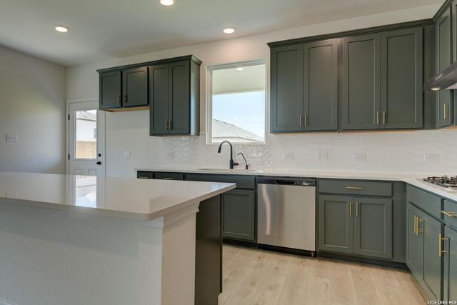 124 Peeps Ct., Adkins, TX 78101
