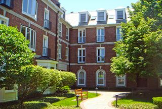 531 N Mayflower Road 531, Lake Forest, IL 60045