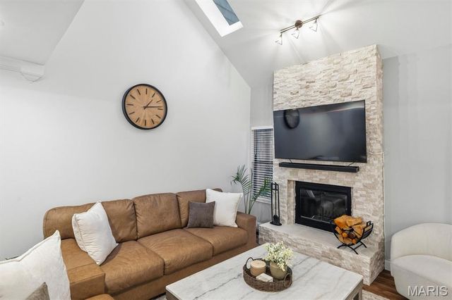 6318 Sprig Oak Court, St Louis, MO 63128