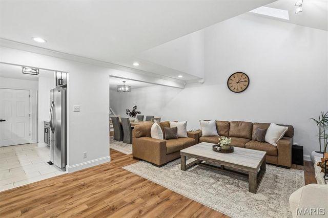 6318 Sprig Oak Court, St Louis, MO 63128