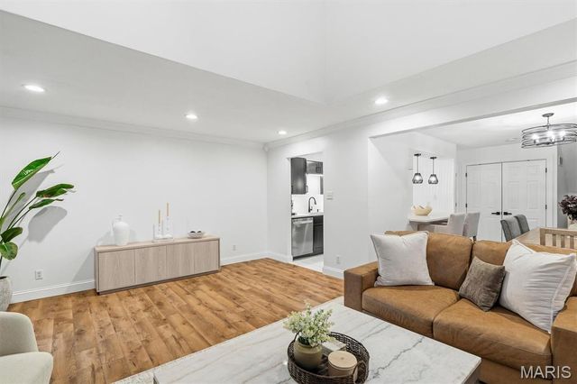 6318 Sprig Oak Court, St Louis, MO 63128