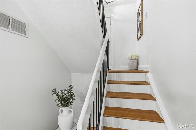 6318 Sprig Oak Court, St Louis, MO 63128