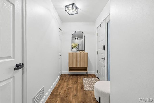 6318 Sprig Oak Court, St Louis, MO 63128