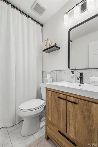 6318 Sprig Oak Court, St Louis, MO 63128