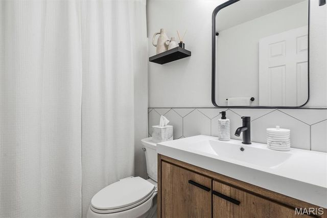 6318 Sprig Oak Court, St Louis, MO 63128