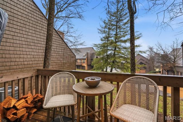 6318 Sprig Oak Court, St Louis, MO 63128