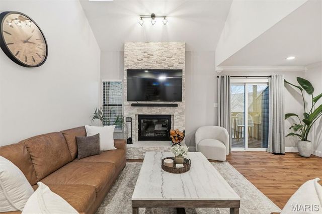 6318 Sprig Oak Court, St Louis, MO 63128