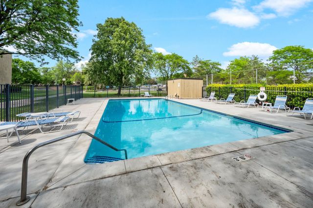 4101 Parklawn Avenue 201, Edina, MN 55435
