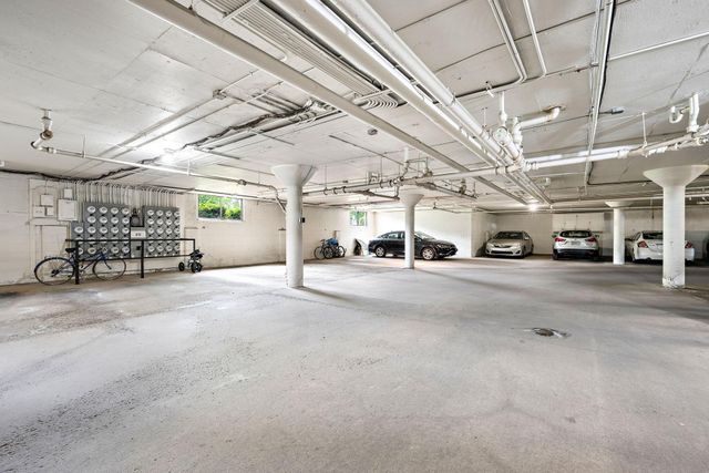 4101 Parklawn Avenue 201, Edina, MN 55435