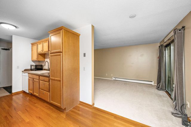 4101 Parklawn Avenue 201, Edina, MN 55435