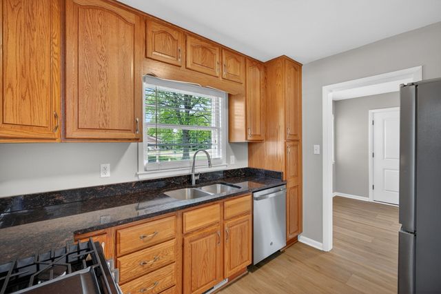 1721 Woodland Avenue, West Des Moines, IA 50265