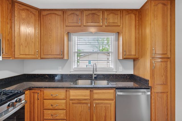 1721 Woodland Avenue, West Des Moines, IA 50265